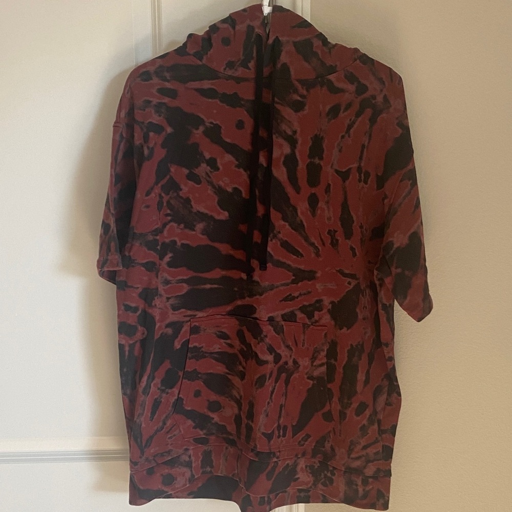 No Boundaries Red and Black Tie-Dye Short Sleeve Hoodie Shirt